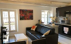 A Deux Pas Du Palais Des Festivals , Deux Pieces Dans Le Bas Du Quartier Historique Du Suquet A Cannes