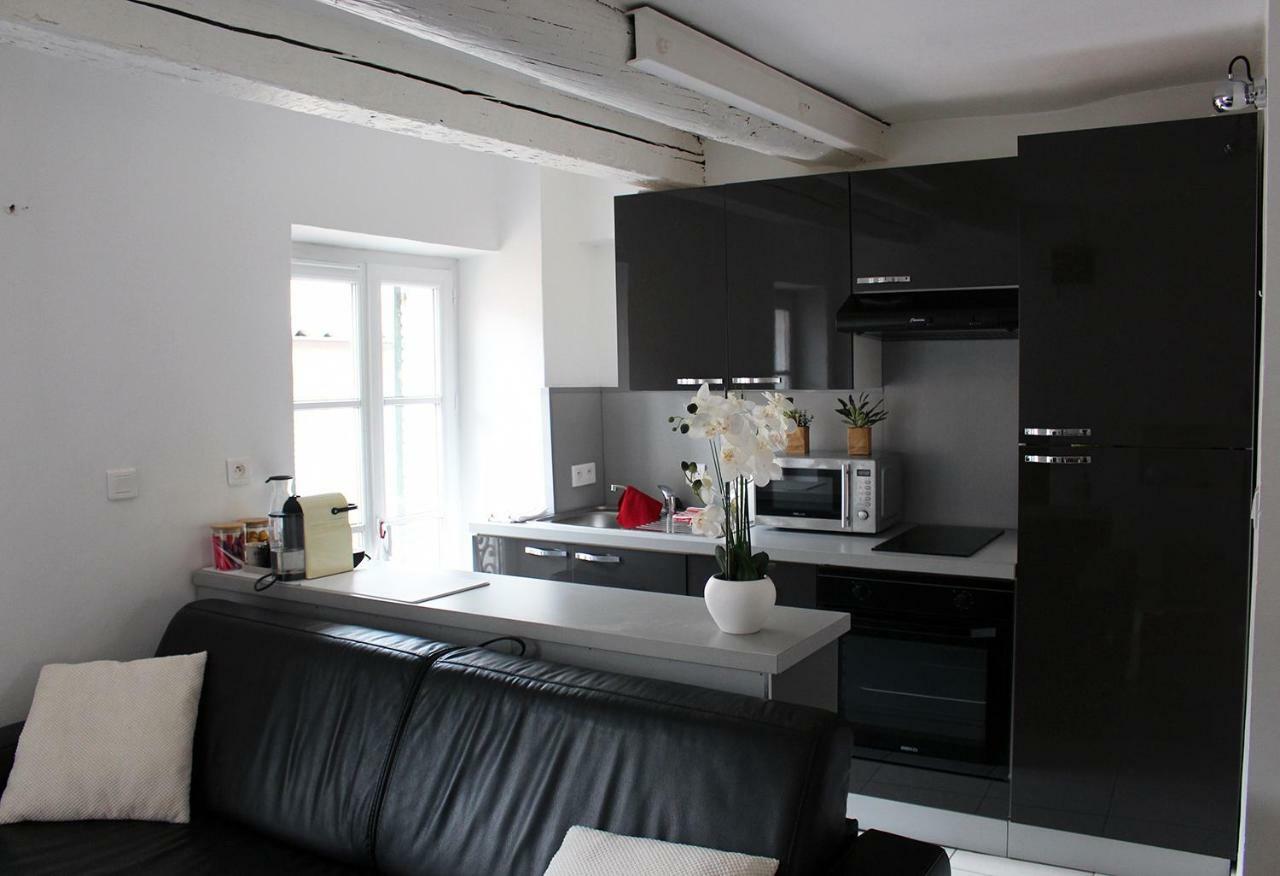 A Deux Pas Du Palais Des Festivals , Deux Pieces Dans Le Bas Du Quartier Historique Du Suquet A Cannes Apartment Exterior photo