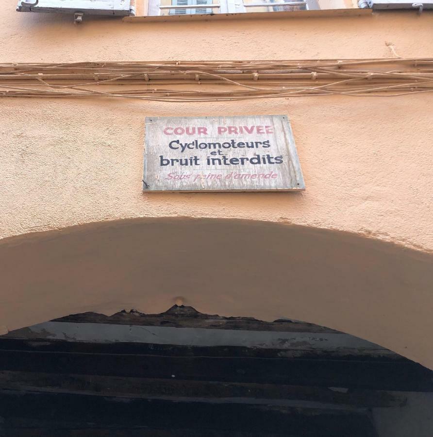 A Deux Pas Du Palais Des Festivals , Deux Pieces Dans Le Bas Du Quartier Historique Du Suquet A Cannes Apartment Exterior photo