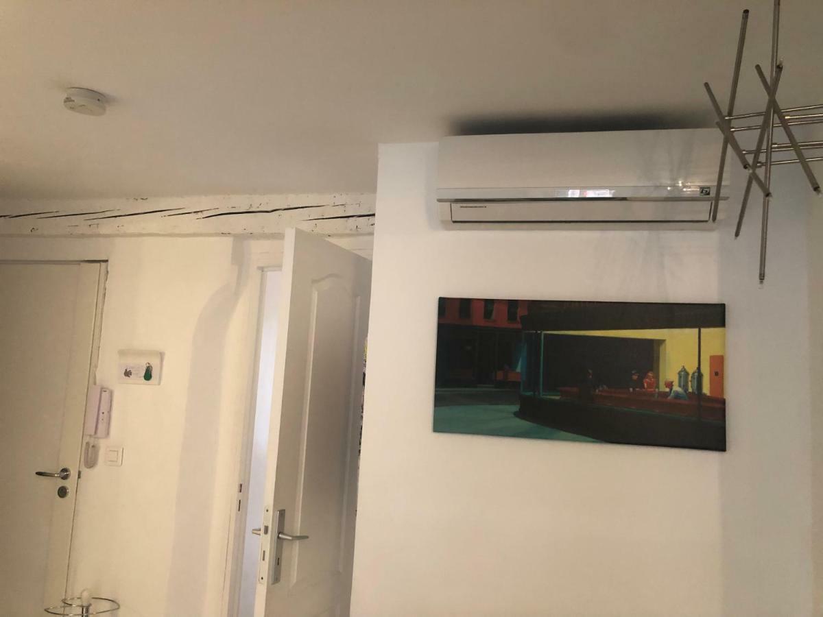 A Deux Pas Du Palais Des Festivals , Deux Pieces Dans Le Bas Du Quartier Historique Du Suquet A Cannes Apartment Exterior photo